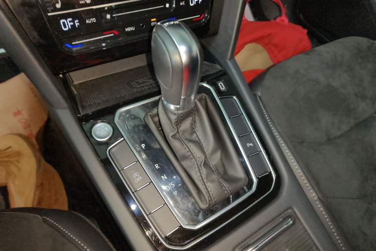 Used Volkswagen FAW-Volkswagen CC 2021 330TSI Ignite Edition Gear Lever