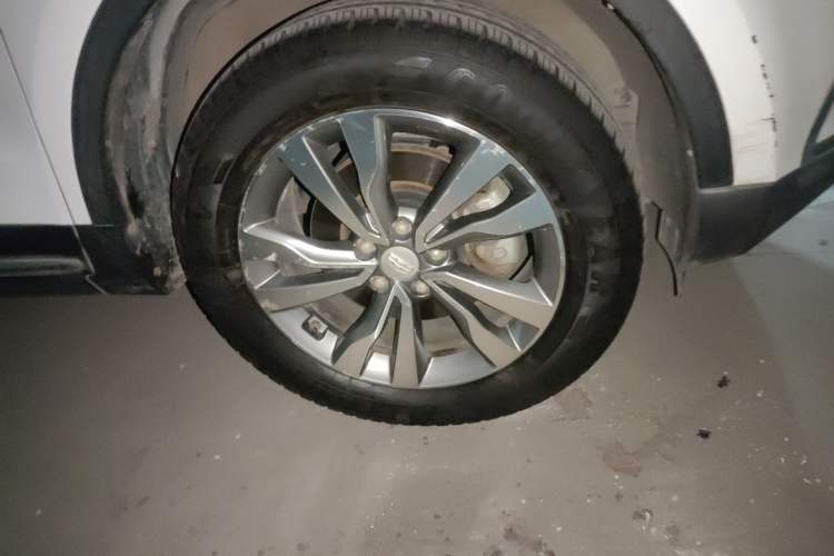 Used Geely Auto Emgrand X7 Sport 2016 2.0L Manual Smart Connect Version