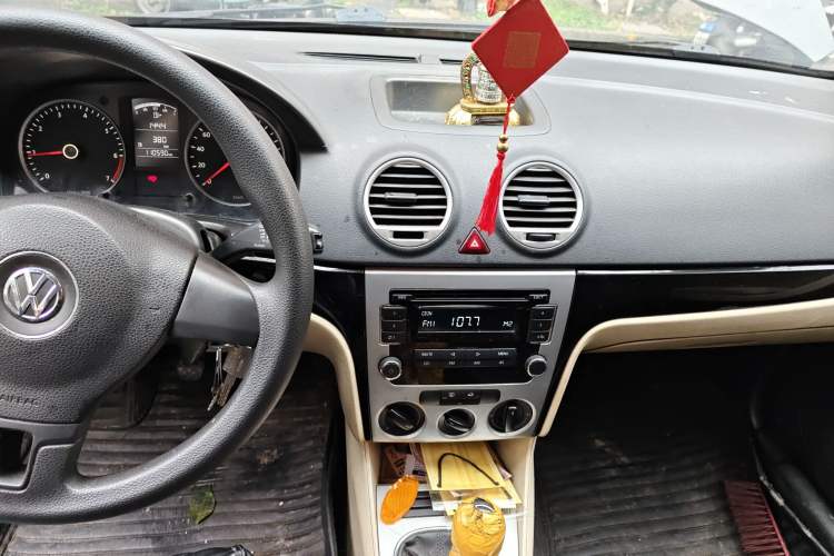 Used Volkswagen Lavida 2013 Classic 1.6L Manual Fashion Edition
