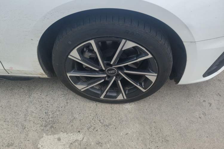 Used Audi A4L 2023 40 TFSI Luxury Dynamic Model

