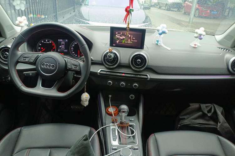 Used Audi Q2L 2022 35 TFSI Progressive Dynamic Edition Center Console