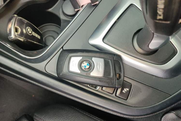 Used BMW 3 Series GT 2018 320i Sport Edition Vehicle Key