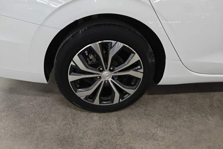 Used CHANGAN Eado 2021 PLUS Blue Whale NE 1.4T GDI DCT Flagship Model Right Rear Wheel Hub