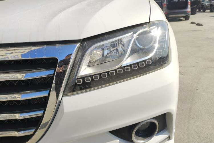 Used Haval H2 2016 Red Label 1.5T Manual Two-Wheel Drive Elite Model
