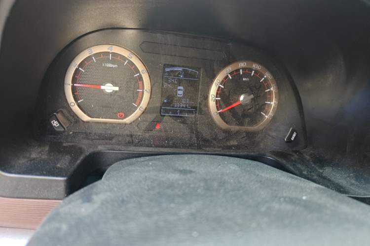 Used FORTHING Lingzhi 2019 M5L 1.6L 7-Seater Base Model China VI Standard Odometer Close Up