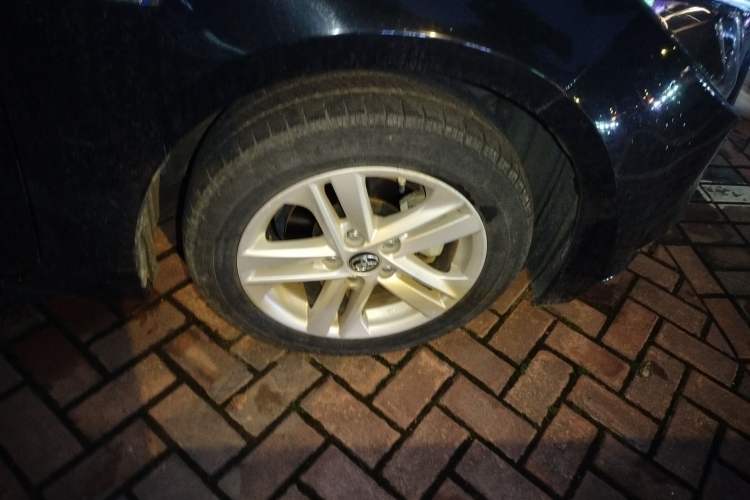 Used Toyota Levin 2019 Dual-Engine 1.8H E-CVT Luxury Edition China V Standard Right Front Wheel Hub