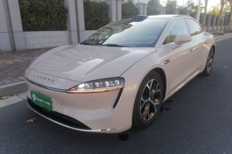 Used Hima Luxeed S7 2025 855 km Max