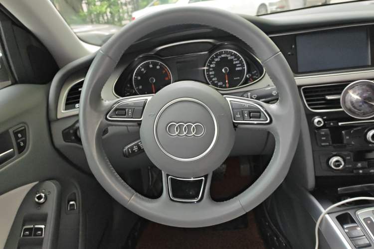 Used Audi A4L 2016 35 TFSI Collector's Edition Automatic Standard Model Steering Wheel
