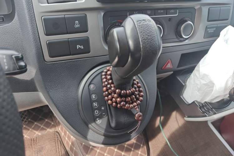 Used Volkswagen Caravelle 2014 2.0 TSI Four-Wheel Drive Comfort Edition Gear Lever