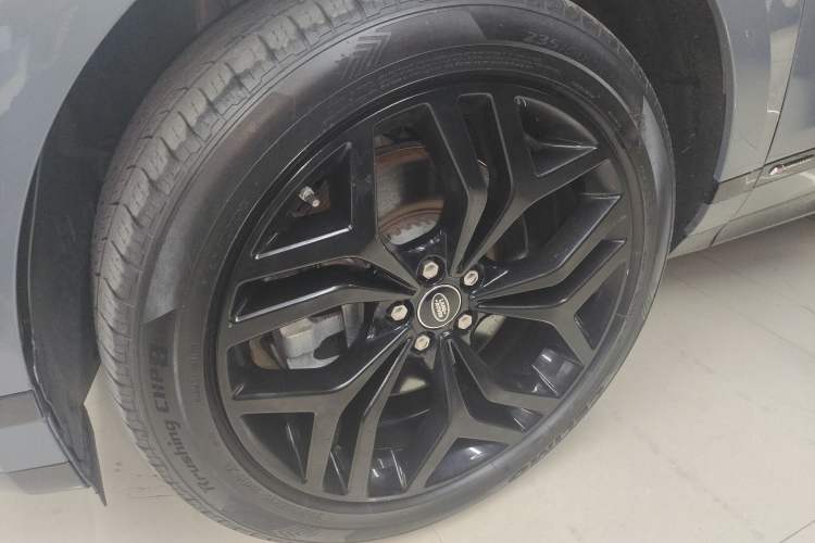 Used Land Rover Range Evoque 2020 249 PS R-DYNAMIC S Black Edition Sport Version Left Front Wheel Hub