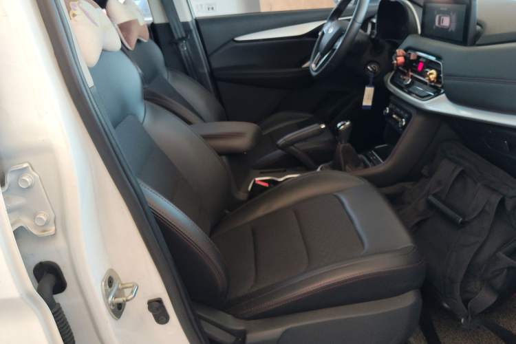 Used JAC Refine R3 2019 1.5T Jingfeng Model 7 Seats