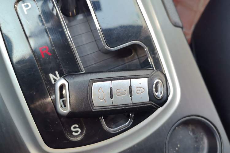 Used GAC Trumpchi GS5 2014 2.0L Automatic Two-Wheel Drive Anniversary Value Edition Vehicle Key