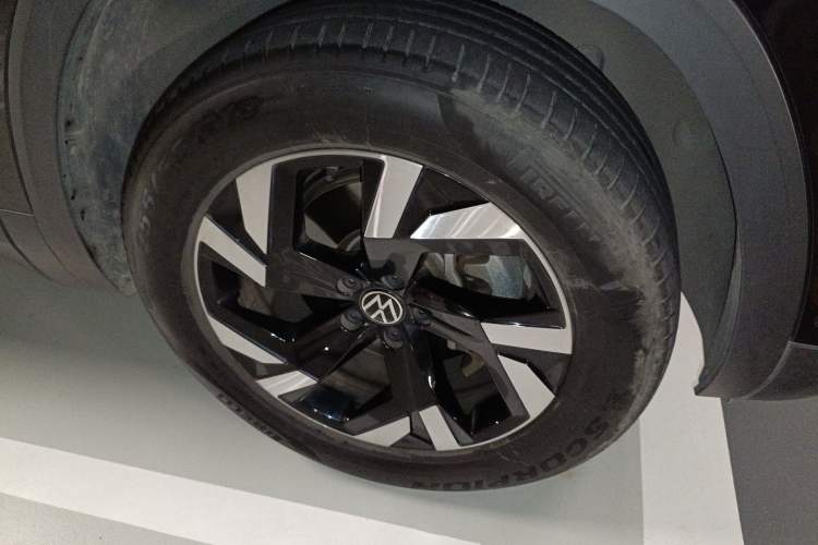 Used Volkswagen Teramont 2022 380TSI Four-Wheel Drive Luxury Edition Right Front Wheel Hub