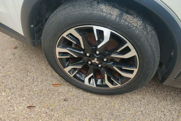 Used Mitsubishi Outlander 2019 2.4L 4x4 Zhi Xiang Edition 7 Seats China VI Standard Right Rear Wheel Hub