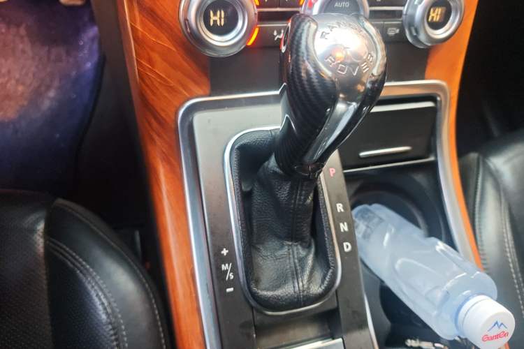 Used Land Rover Range Sport 2010 3.0 TDV6 HSE Diesel Edition Gear Lever