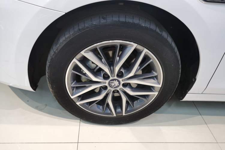 Used BYD Qin PLUS 2024 Honor Edition EV 420KM Beyond Model
