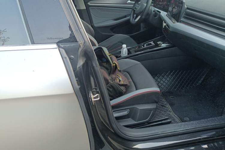 Used Volkswagen Lamando 2023 Lavida L 280TSI DSG Cool & Spicy Edition Right Front Seat