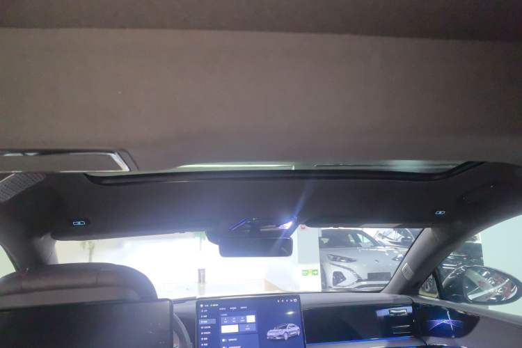 Used Denza Z9 2024 1100 km All-Wheel-Drive Ultra Version