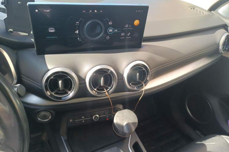 Used Wey VV6 2020 2.0T Two-Wheel Drive Smart Protection+