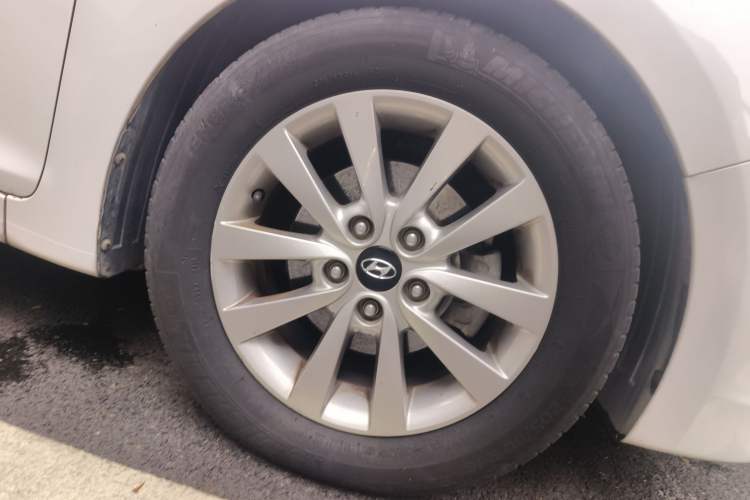 Used Hyundai Mistra 2014 1.8L Automatic Smart GLS
