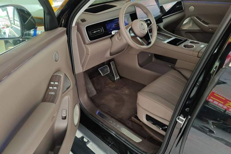 Used Hima AITO M7 2026 Model Range-Extending Ultra All-Wheel Drive 6-Seater Version Driver Seat