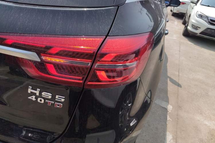 Used Hongqi HS5 2022 Facelifted Version 2.0T Smart Connect Flagship All-Wheel-Drive Edition
