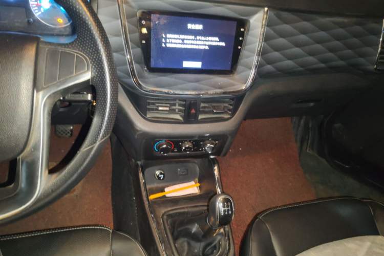 Used Jinbei Gold Hiace 2021 1.5L Passenger Van Travel Lion 7-Seater
