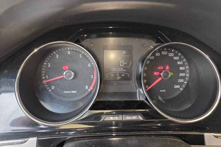 Used Volkswagen Bora 2014 1.6L Automatic Comfort Model Odometer Close Up