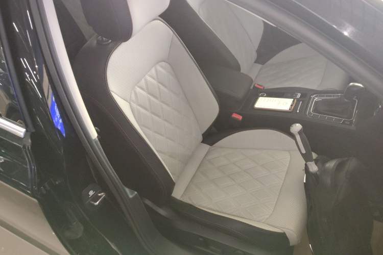 Used Volkswagen Magotan 2023 2 Million Units Commemorative Edition 330TSI DSG Luxury Version
