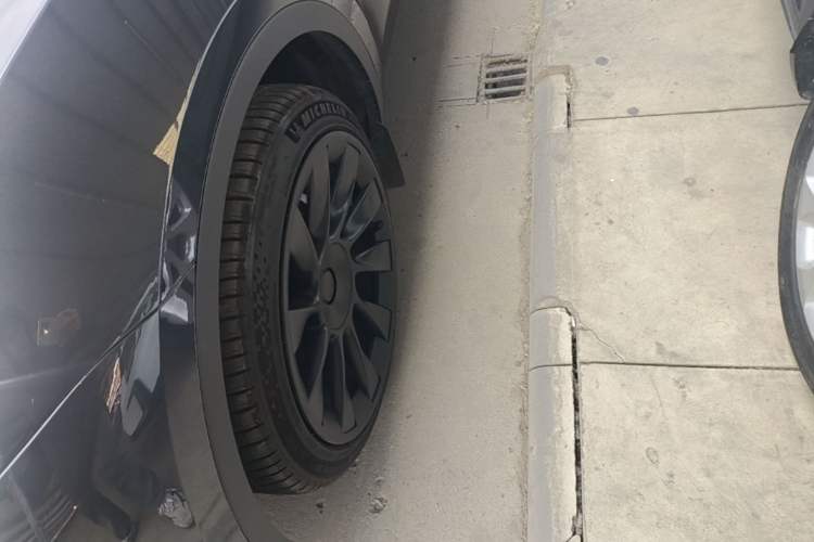 Used Tesla Model Y 2024 Rear-Wheel-Drive Version
