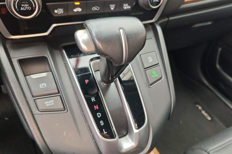 Used Honda CR-V 2017 240TURBO CVT Front-Wheel Drive Fashion Edition