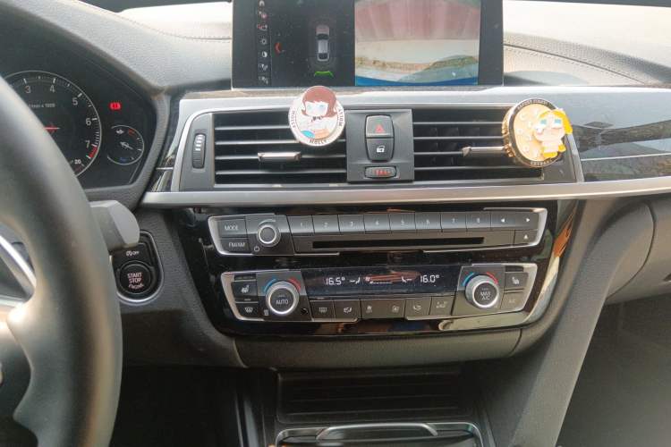 Used BMW 3 Series GT 2019 330i xDrive M Sport Night Edition Audio And AC Panel