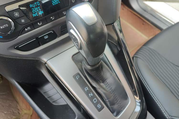 Used Ford Focus 2012 Sedan 1.6L Automatic Fashion Edition