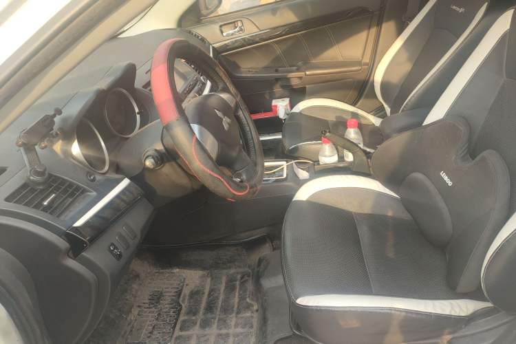 Used Mitsubishi Lancer EX 2016 1.8L CVT Black-and-White Retro Edition