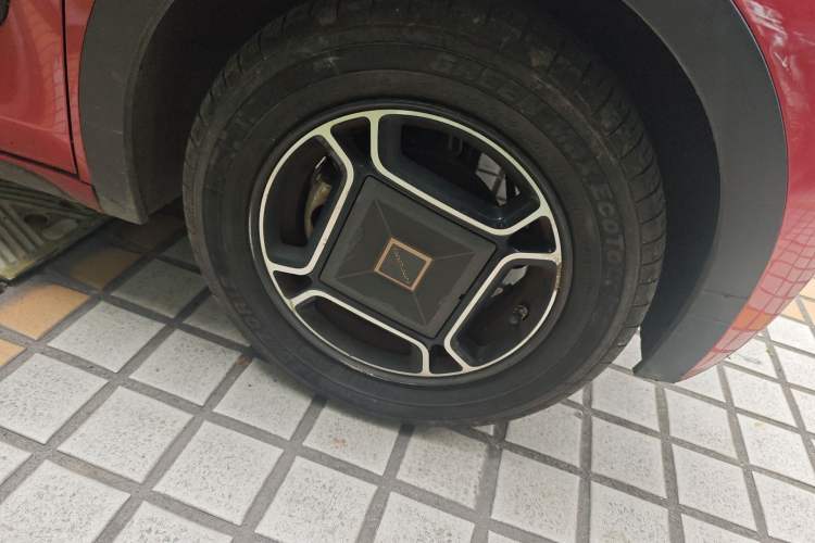 Used Baojun E300 2020 Starry Intelligence Edition Right Front Wheel Hub