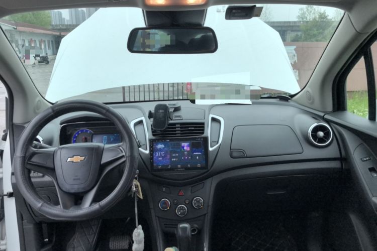 Used Chevrolet Trax 2014 1.4T Automatic Two-Wheel Drive Comfort Version Center Console