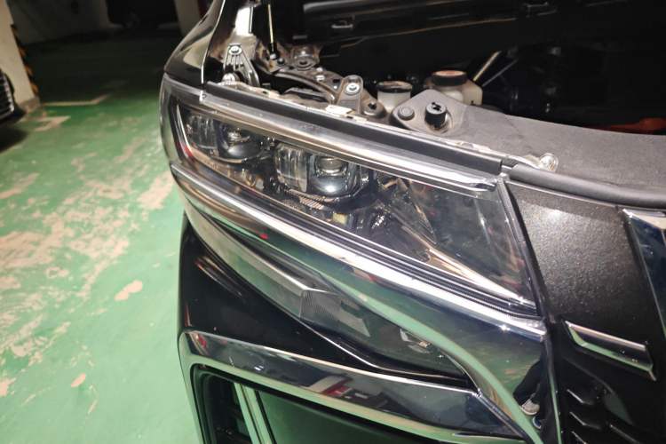 Used Toyota Alphard 2021 Dual-Motor 2.5L Premium Edition Right Front Headlight