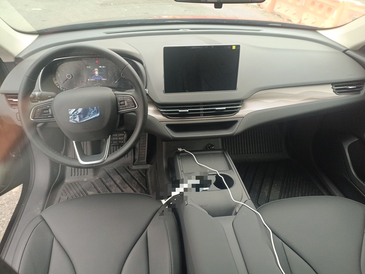 Hongqi E-QM5 2025 610 km PLUS — снимка 9