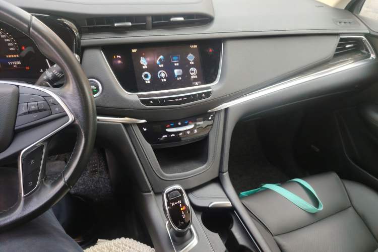 Used Cadillac XT5 2017 Anniversary Edition 25T Luxury Model