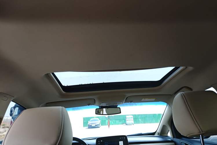 Used Buick GL8 2023 Facelifted Land Cruiser Executive Luxury Version