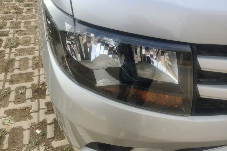 Used JAC Refine M3 2021 PLUS 1.8L 2-Seat Shuttle Version Right Front Headlight