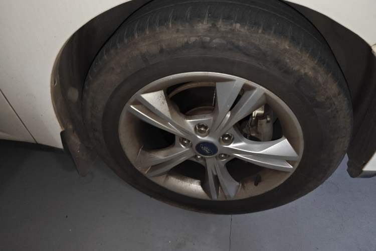 Used Ford Focus 2012 Sedan 1.6L Manual Fashion Edition
