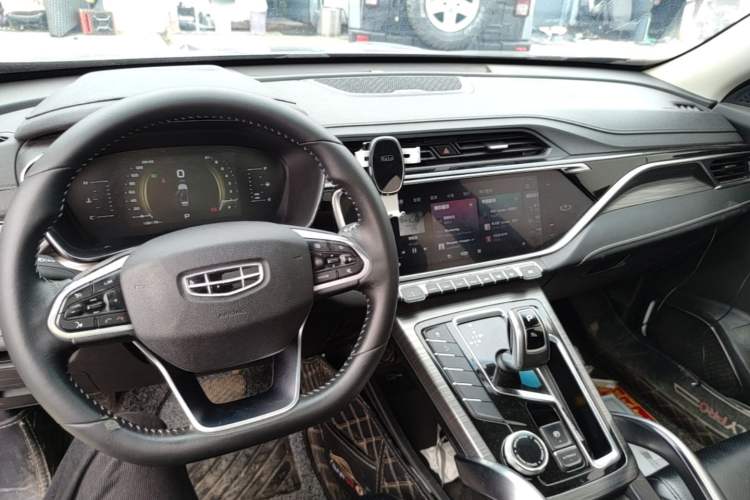 Used Geely Auto Emgrand X7 Sport 2020 1.8TD DCT Smart Connect PRO Center Console