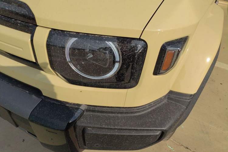 Used iCAR V27 2026 Model 200KM Four-Wheel Drive Falcon 700 Left Front Headlight