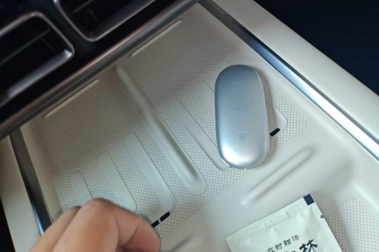 Used Li Auto MEGA 2024 Ultra Model
