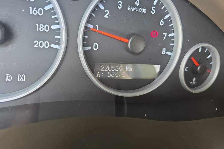 Used Buick GL8 2011 2.4L LT Executive Edition Odometer Close Up