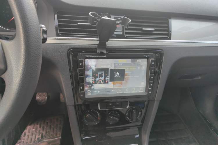 Used Volkswagen Bora 2013 1.6L Manual Fashion Edition
