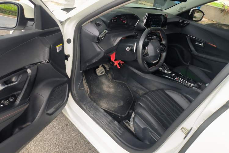 Used Peugeot 2008 2022 230THP THE ONE Interior 3