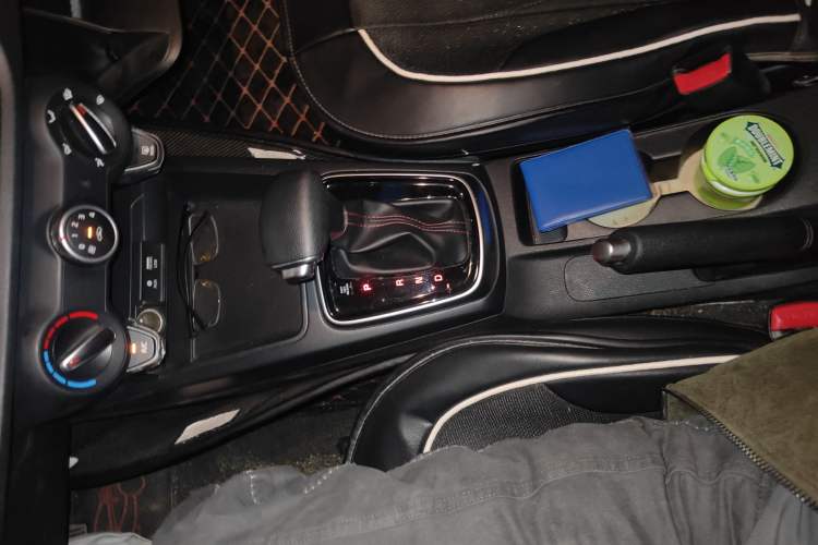 Used Kia KX Cross 2017 1.4L AT GLS