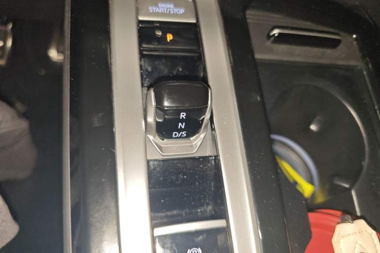 Used Volkswagen Tavendor 2024 380TSI All-Wheel-Drive R-Line Journey Shared Enjoyment Model
